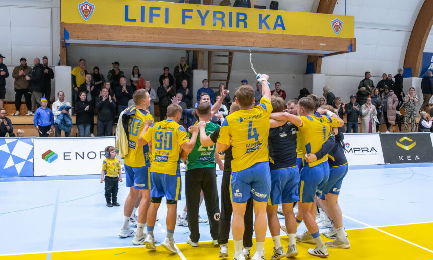 (Egill Bjarni Friðjónsson)